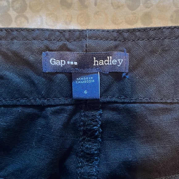 Gap black shorts size 6 - Picture 3 of 3